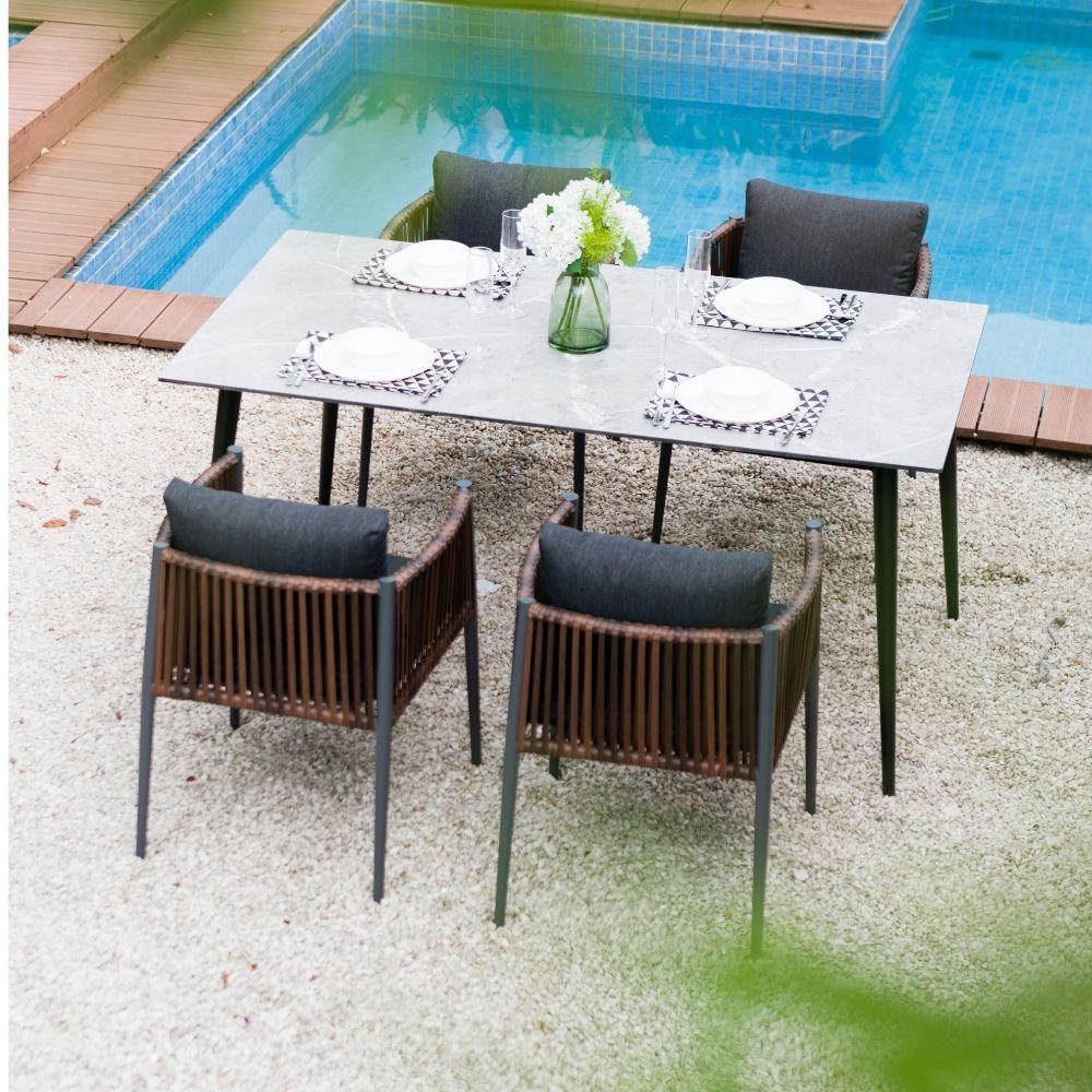Comedor de Exterior Valeta color Marmol y Negro para Terraza.